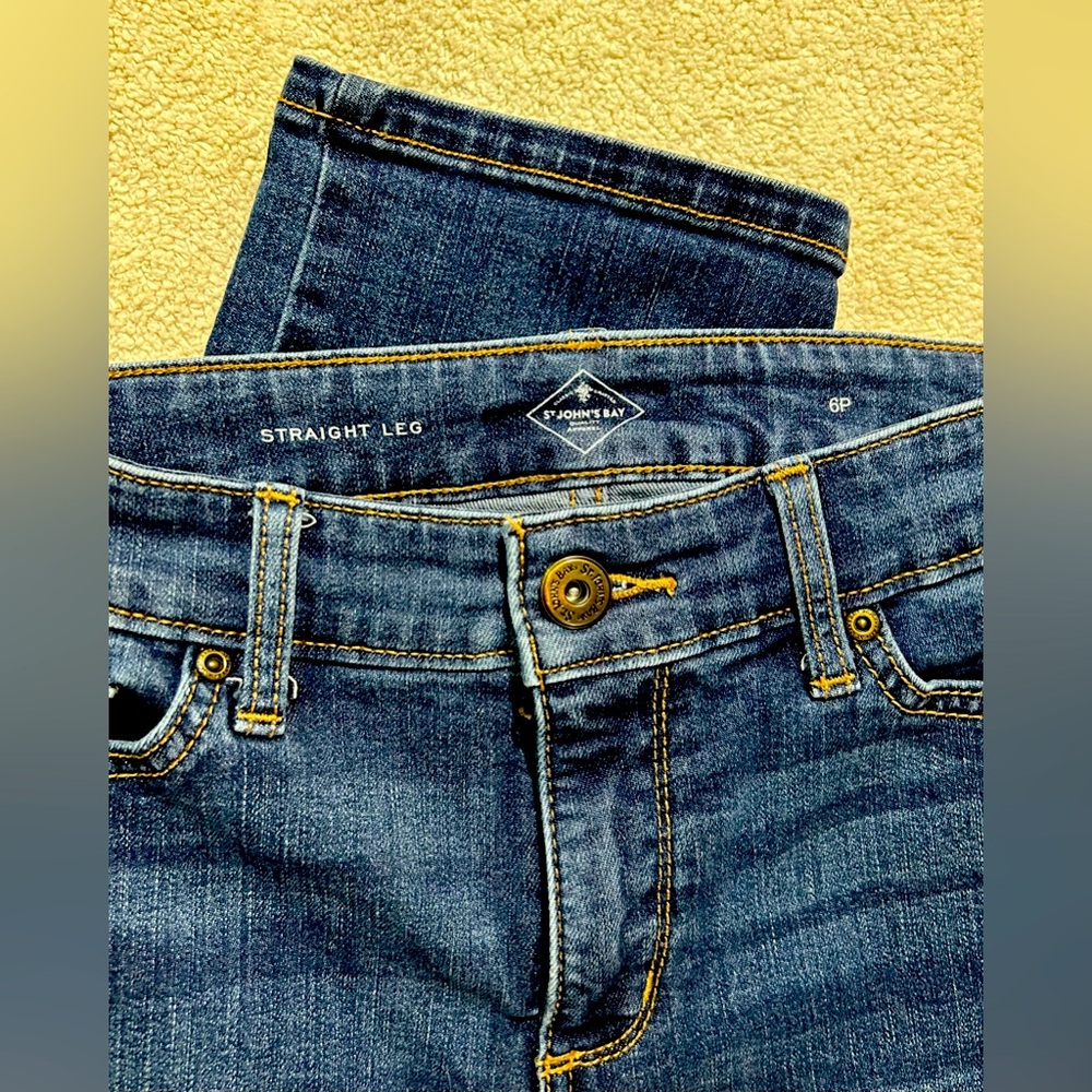 SALE! St John’s Bay Straight Leg Jeans Size 6P in EUC